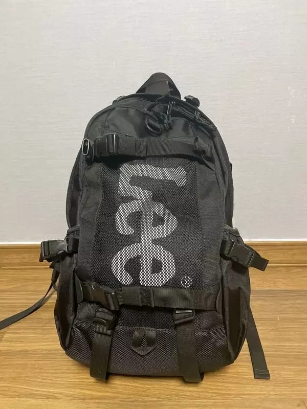 가방 뭐 살지 고르다가 고민 끝에 샀는데 나무 이쁘네요