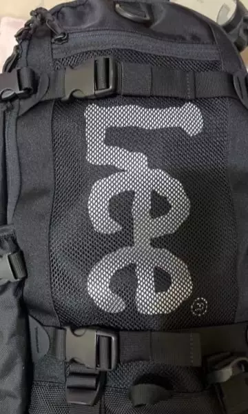 사진으로 봤을때 너무 예뻐서 구매했는데 실제로 보니깐 더 예뻐요 빨리 학교 가고 싶어