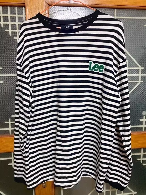 너무 귀여워요! 커플티로 하기 딱 좋네용ㅎㅎ 날씨 쌀쌀해지면 이너로 입기도 괜찮아 보