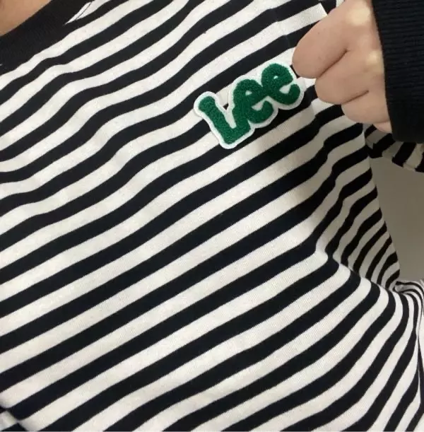 너무 예뻐요!!!!!!!맘에 듭니다 두께감도 있어서봄에 입기 딱입니다!