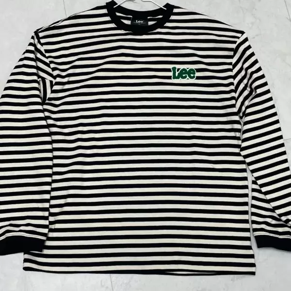 크게 입는거 좋아하시는 분들은 xl로 사세욤 ㅎㅎ  후회중임댜 .. 옷은 진짜 이쁘고 좋