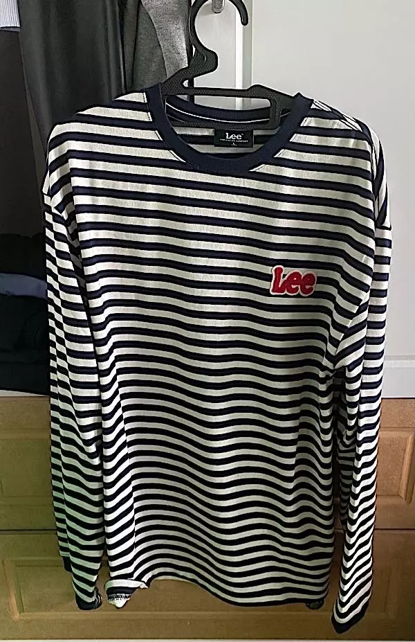 귀엽고 예뻐요 얇아서 지금 입기에 딱 좋은 거 같아요