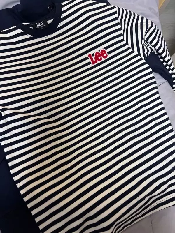 완전강추 생각보다 사이즈가 조금 크게나온거같아요 그래도 봄에입기 좋아용 ㅎㅎ