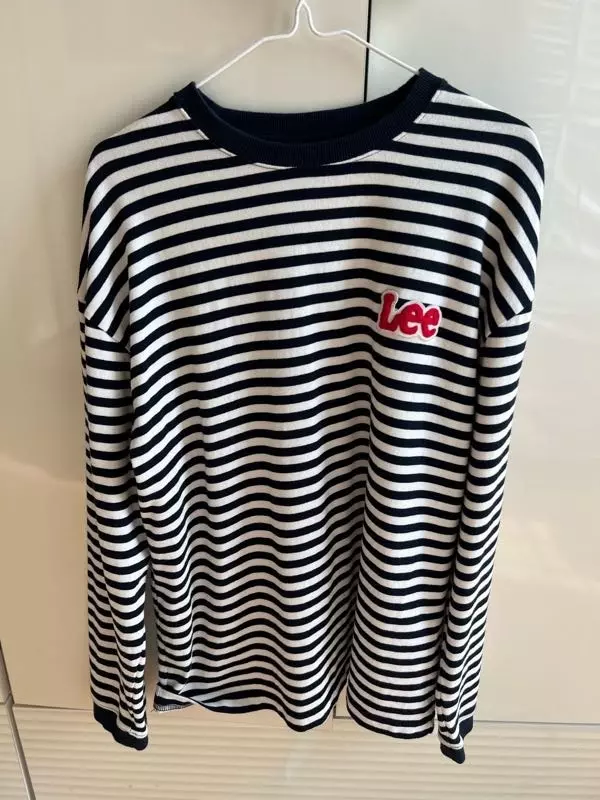 루즈하게 입고 싶어서 m사이즈 하려다 l사이즈로 선택했ㅇㅓ요. 세탁하고 건조기 돌리니