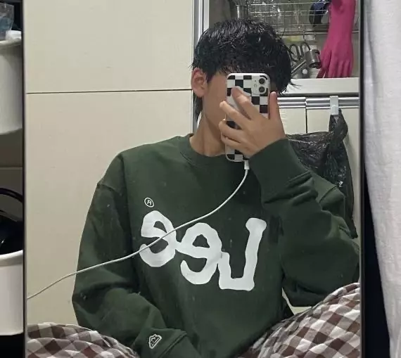 오버핏으로 입기 편하고 코디하기가 쉬워서 좋아요