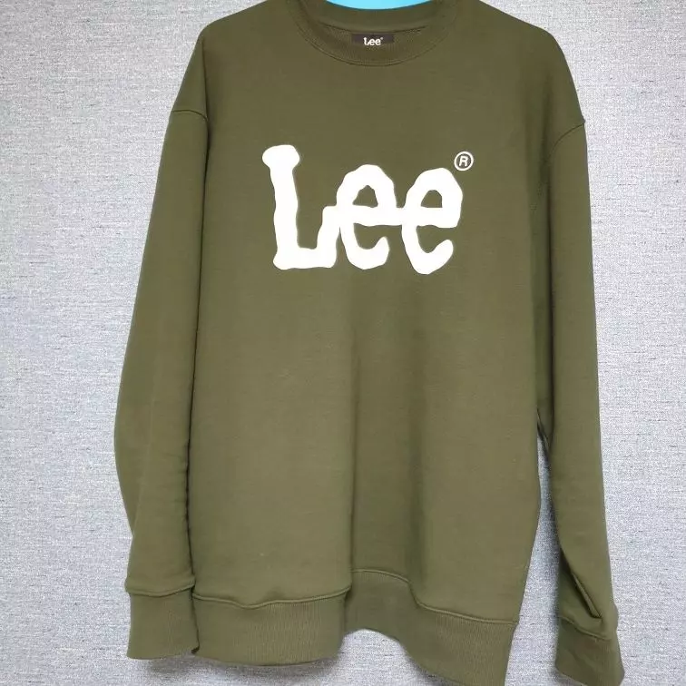 제 카메라가 문제인 것으로 색은 이것보단 좀 더 초록에 가까워요! 좋습니다!