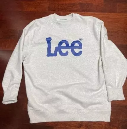 색깔 완전이쁘고 사이즈도 적당하고 요즘 입기 쫗아요