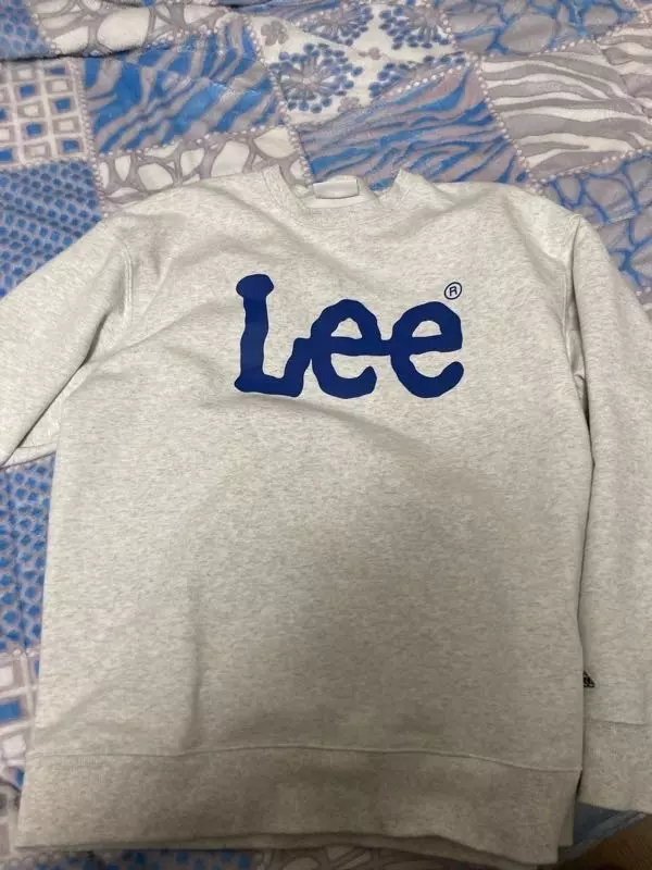 역시 핏도 너무 맘에들고 파란 로고가 넘 맘에들어요