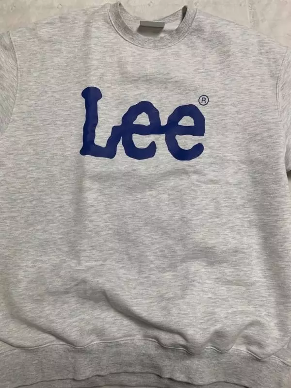 로고도 큼지막해서 포인트로 너무 좋고 두께, 길이 다 너무 맘에 드네요 ㅎㅎ