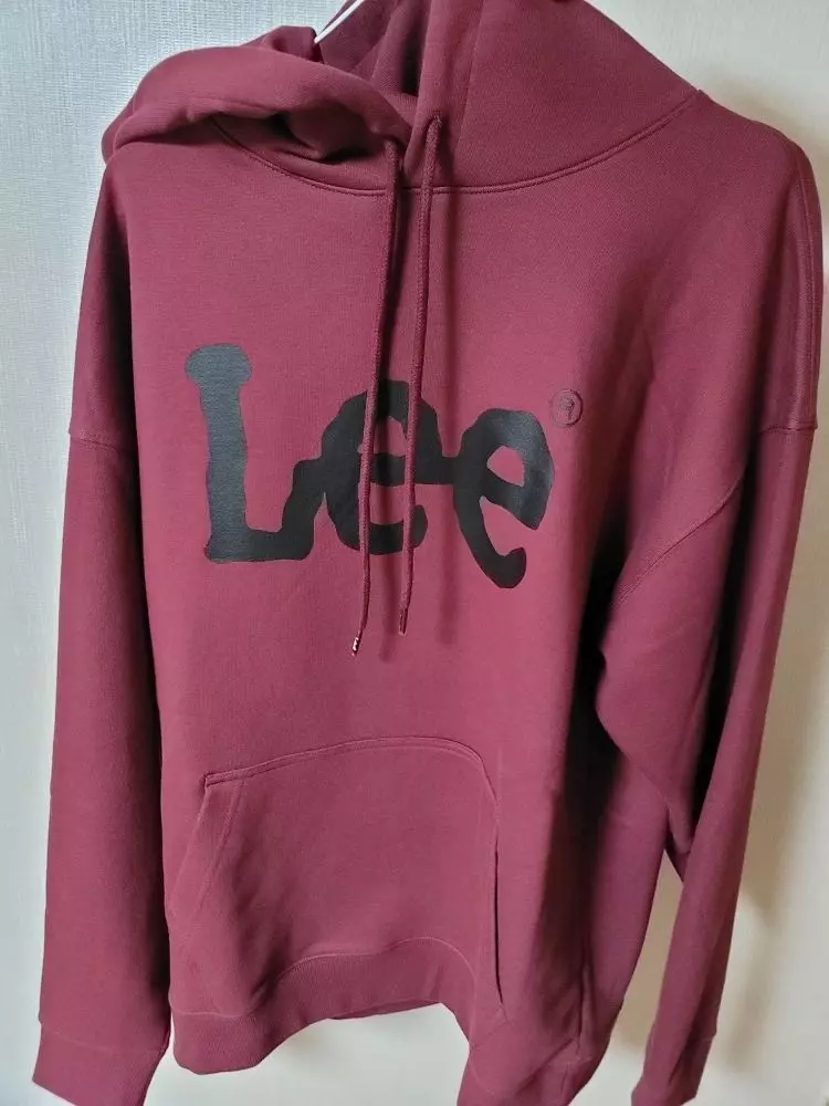 생각했던 색상이 아니긴한데 생각보다 예뻐서 그냥 입어요