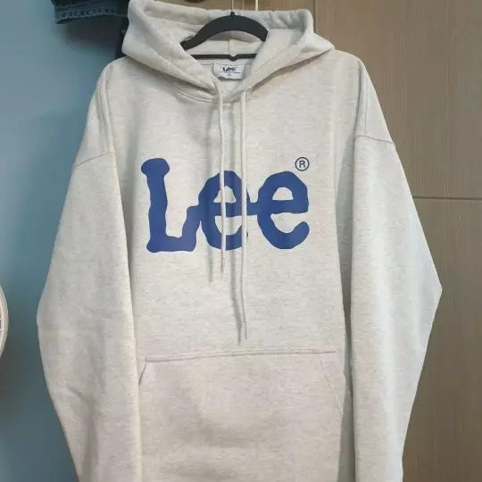 기모가 안들었는데 탄탄한면이라서 조금 두꺼워요색이 너무예쁘고 좋아요