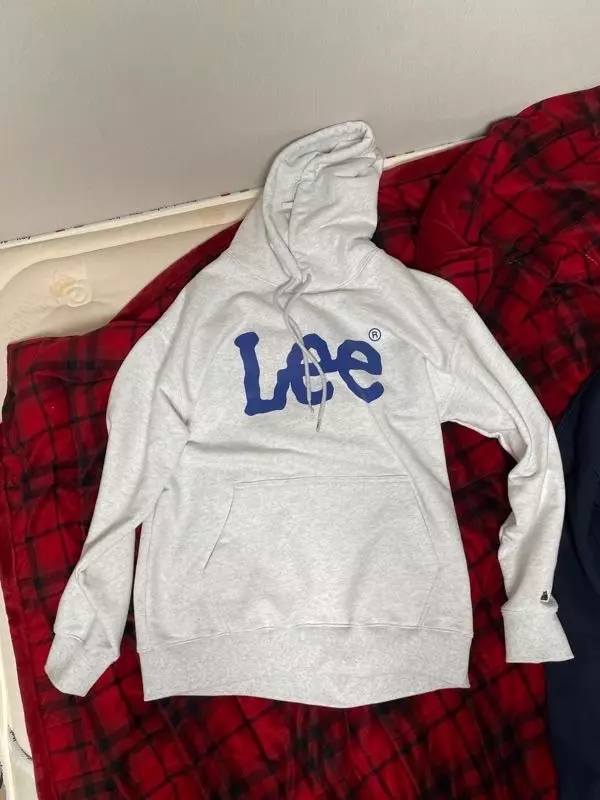 Lee 후드티를 구매했습니다 총기장이 길어서 롱 후드티 처럼 클까바 걱정을 햇지만 너무