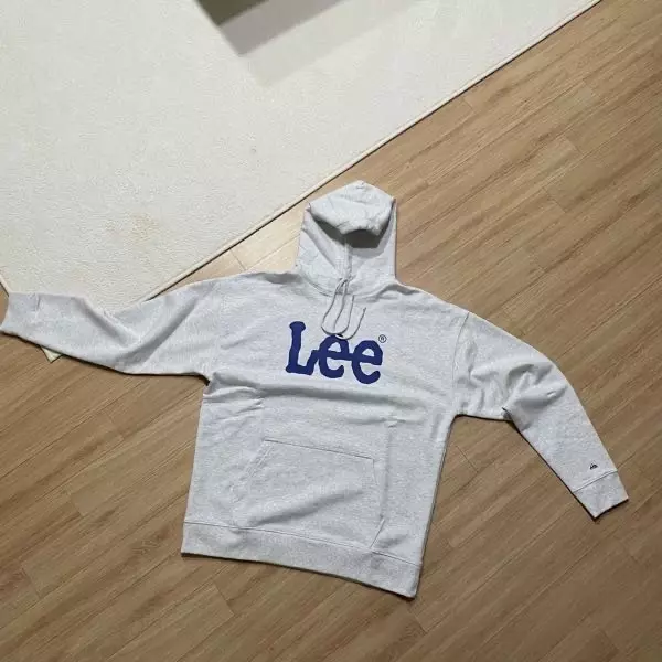 너무 예뻐요 색깔도 최고! 예쁘게입고 다닐 것 같아요