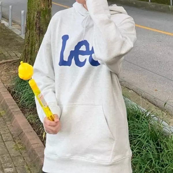 편하게 입을 후드티 찾고 있었는데 딱 편하고 이뻐요!