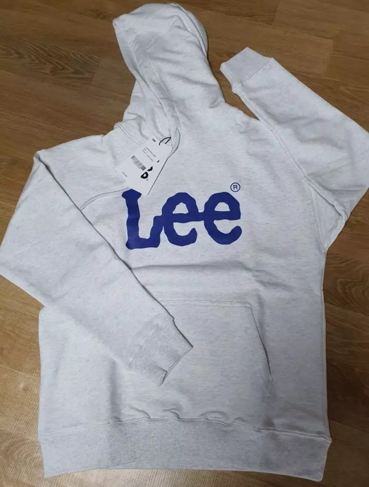 딸아이가 너무 맘에들어 하네요~살짝 귀욤통통 정도 인데 사이즈 고민하다S선택 했는데