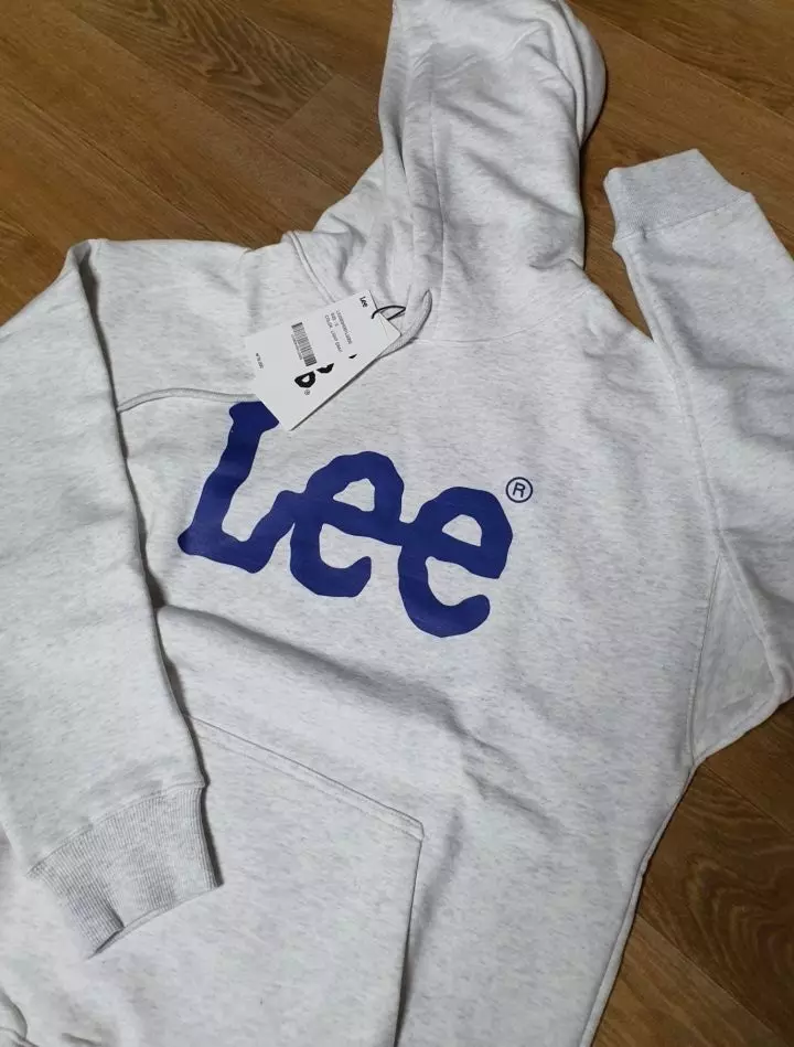 딸아이가 너무 맘에들어 하네요~살짝 귀욤통통 정도 인데 사이즈 고민하다S선택 했는데