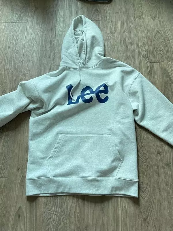 그레이라기보다는 크림에 가까운듯. 기장이 길어서 그냥 그래요. 내맘에는 안듦