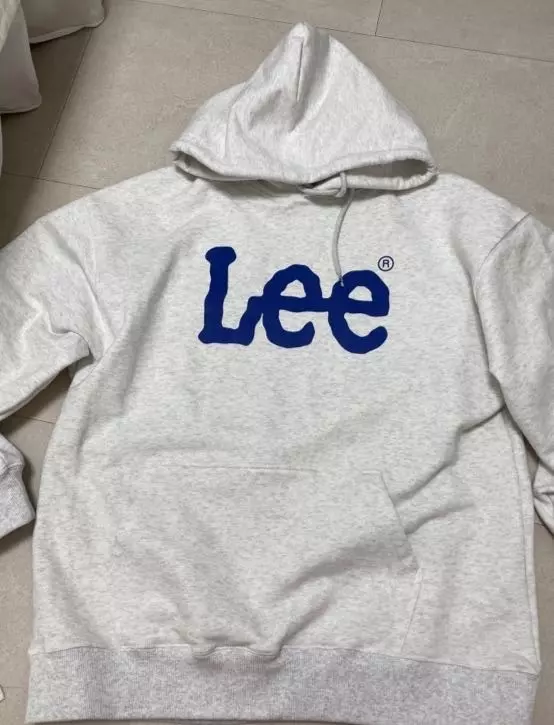 연회색? + 블루 조합이 좋고 많이 두껍지 않아 더 좋아요.