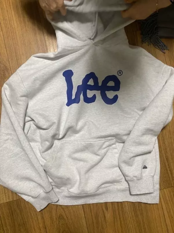 옷 색깔이 예쁘게 잘 나와서 좋았어요 편하게 입고 다니기 좋아요