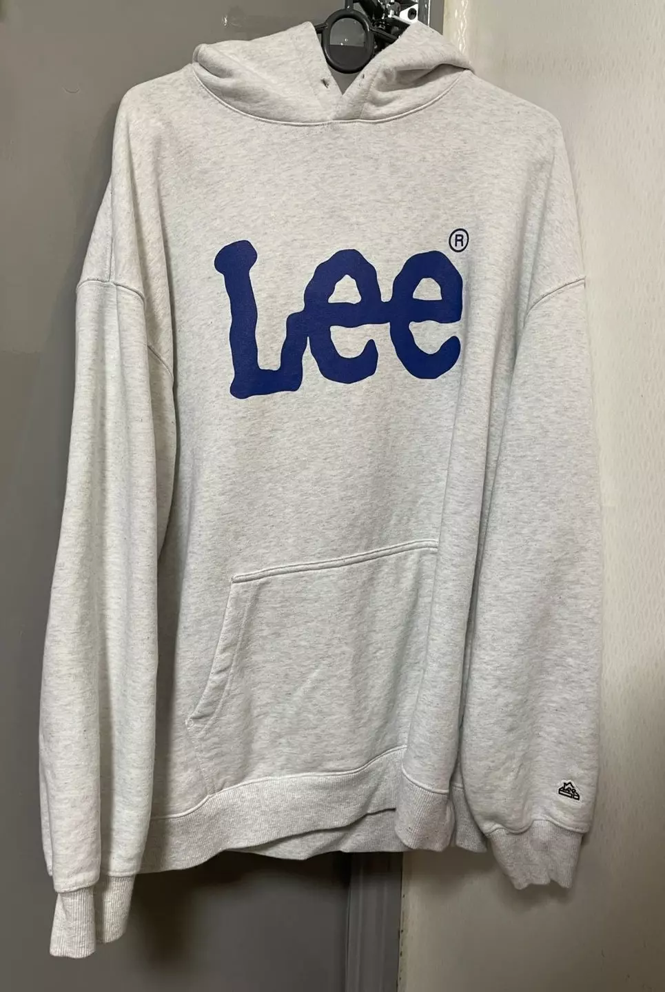 진짜 마음에 들어요 디자인이 예쁘고 가볍게 입기 좋음 