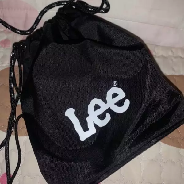 여자친구 사줬는데 되게 맘에들어하네요 간단히 메고다니기 좋데요