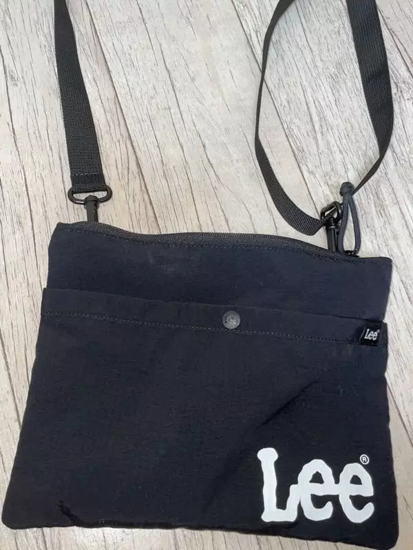 예뻐요 너무너무 생각한대로 생긴거같아요 간편하고 좋습니당