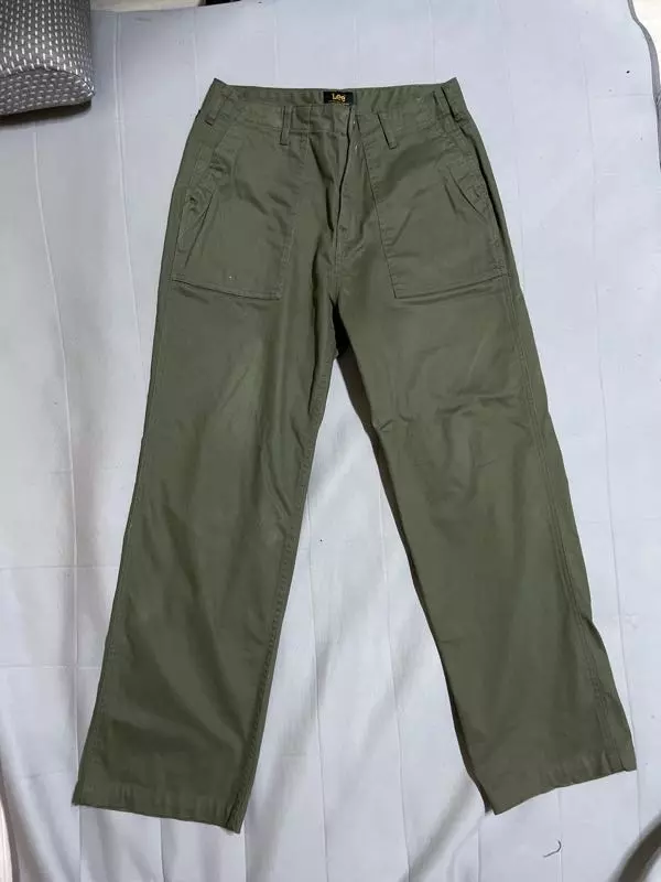 허리부터 기장까지 완전 잘 맞아요. 색깔도 진득하고 부담스럽지 않은 퍼티그 팬츠 주머