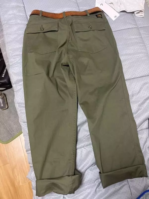 넉넉한 통에두어번 세탁해서좀만더 워싱 들어가면 더 이쁠꺼 재질도 부드럽고 생각 보다