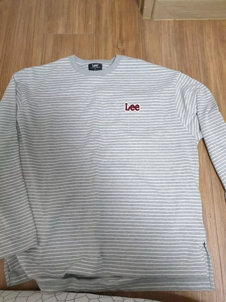 M사이즈인데도 일반 스탠다드 슬리브 l~xl 되는거 같아요 한사이즈나 두사이즈 줄여서 