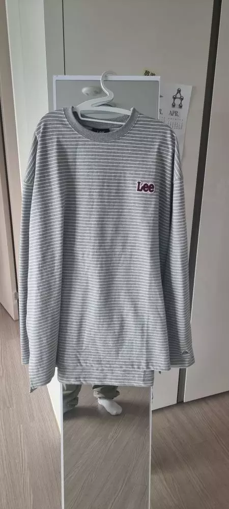 기장이 길어서 추울땐 레이어드용으로도 좋고단품으로도 무난해서 좋아요