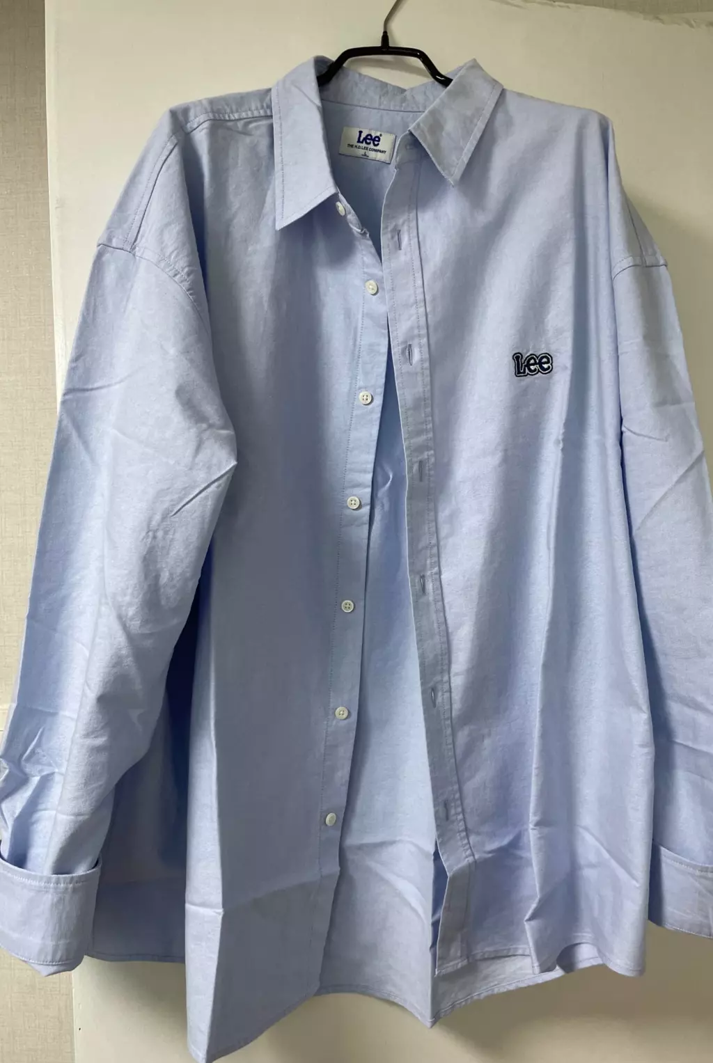 리 로고 너무 귀여워서 샀어요... 보다보니까 하얀색도 너무 예쁘네요 ㅠㅠ 사이즈는 큰