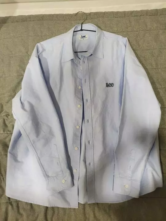 로고가 생각보다 커서 아쉽긴한데 전체적으로 만족스러워요~! 화이트도 추가로 구매할까