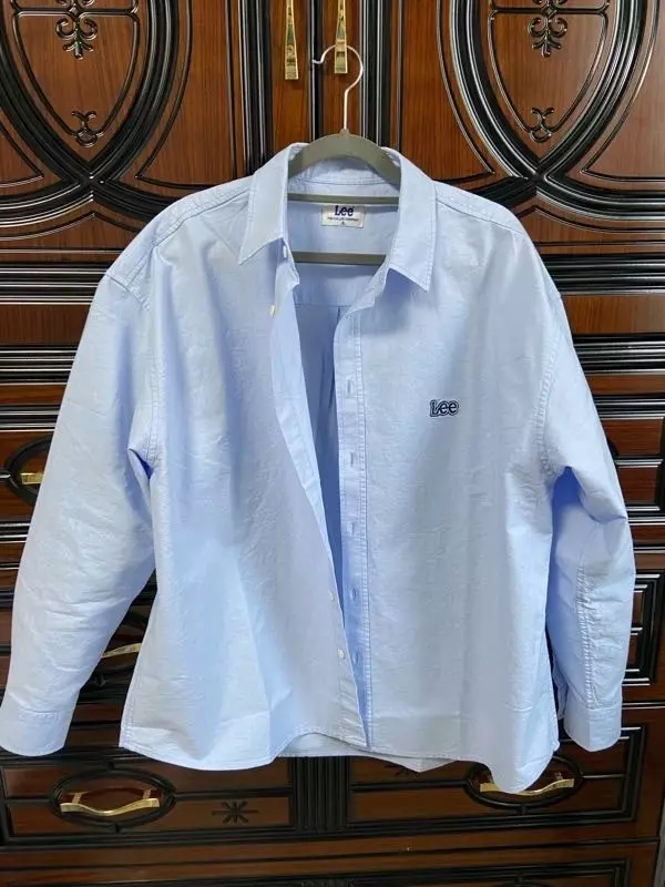 질감이 뻣뻣해서 좋아요옥스포드인데 흐믈거리면 돈 아까운 기분이니까 니트나 조끼 같