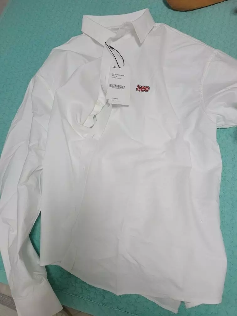 lee 셔츠 처음 샀는데 상태 좋네요 크기도 낙낙합니다