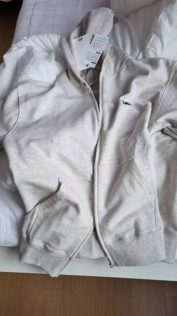 스타일 좋아요사계절 입을수 있는 두께입니다감사합니다