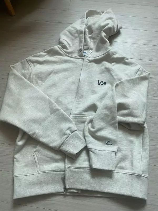 너무 귀여워서 동생이 아주 잘 입고 다니고 있습니다!