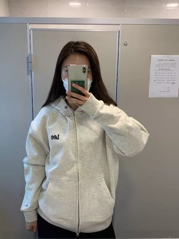 실제로 받아보니 색깔이 더욱 예뻤습니다. 그리고 사이즈도 적당하고 지금 같은 초여름