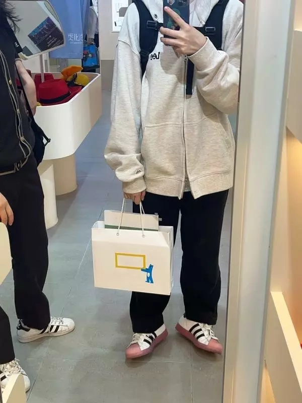 이쁘쥬? 완전 오트밀이쥬? 걍 이쁘쥬? 크쥬? 힙하쥬? 지 혼자 다하쥬? 에어컨 개추울때