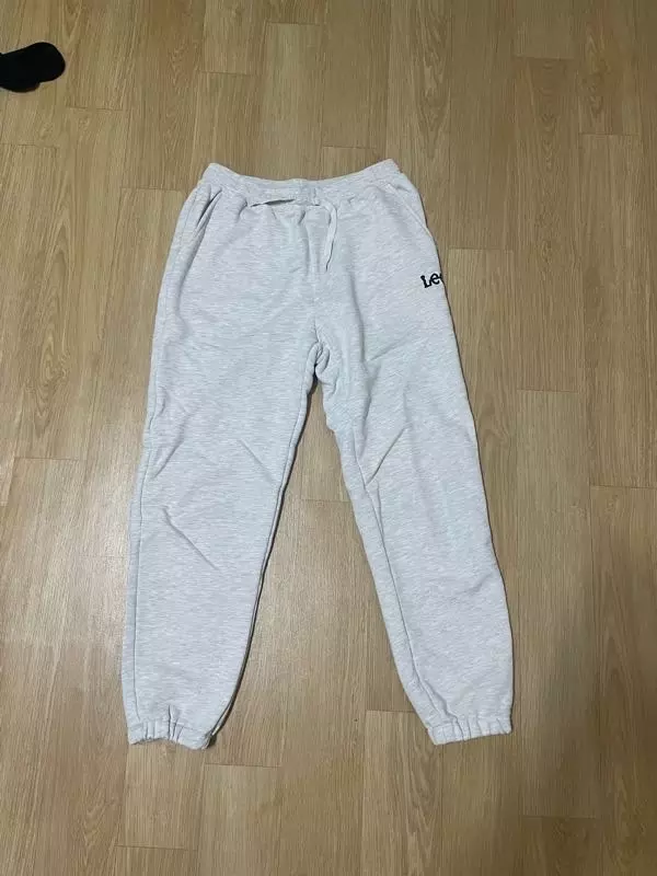 길이 딱 맞고 통은 조금커서 수선해서 입엇더니 너무 예뻐요