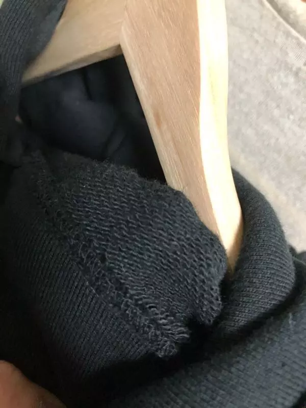 진짜진짜 너무 예뻐요 사진도 진짜 잘나오구요 안에 재질도 좋아서 아무데나 막 입을 수