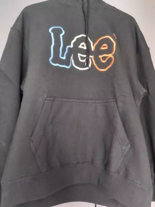 s를 구매했는데도 제 키에는 좀 오버핏? 느낌이 났습니다! 그래도 옷 자체는 너무 이뻐