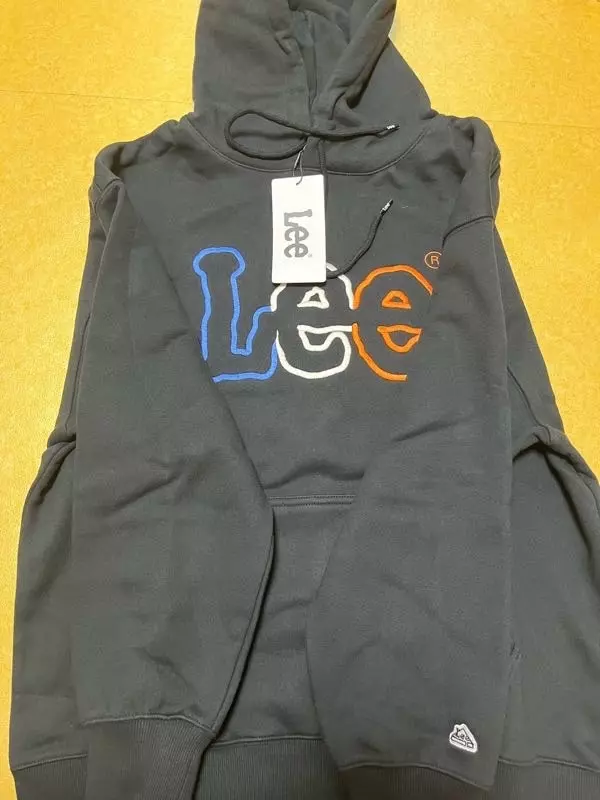 블랙인데 넘 예뻐요.. 왜냐? 포인트 글씨가 있어서 좀더 화사해보여요 ㅜㅜ 다른색도 더