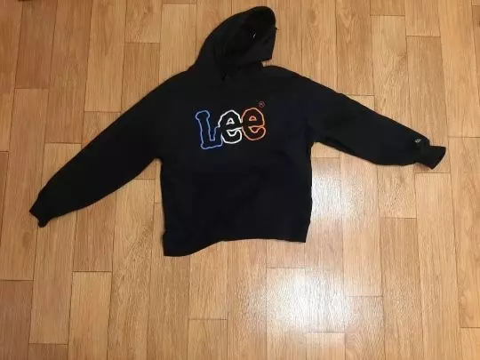 이뻐요 길이도 잘 맞고 로고가 진짜 이쁘네요 잘입을게요