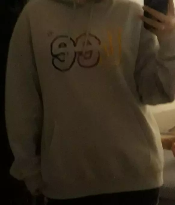 다리 짧은 뚠뚠이 후기예용엉덩이 덮은 사이즈를 좋아해서 아마 네일 큰 사이즈로 시켰