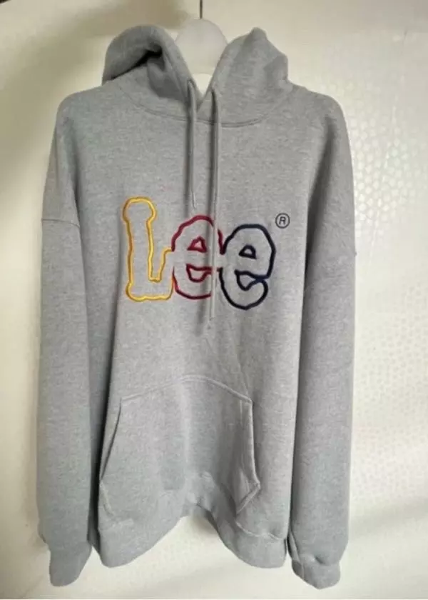 선물로 주려고 샀는데 사이즈도 잘 맞고 옷도 너무 예뻐용