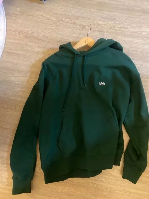 조명때문에 밝아보이지만 조금 어두운 초록색이거 사이즈가 넘 찰떡