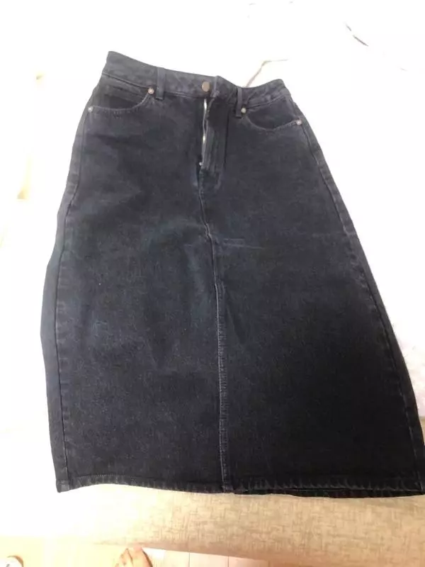 핏 색상 너무 예쁜데 작아서 갑옷같이 느껴져요 대신 날씬해보여요