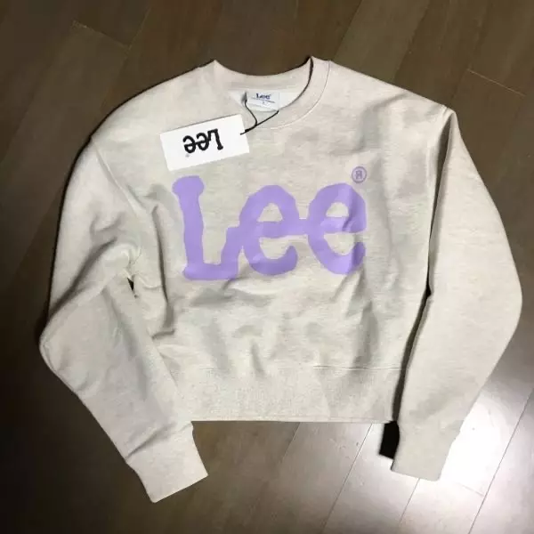 사이즈 딱맞아요! 따뜻한 오트밀 색상이라 더 귀여워보여요팔 길이가 너무 딱 맞아서 좀