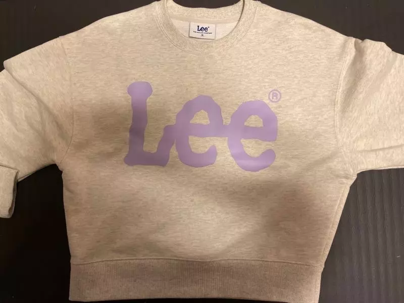 색감 보자마자 결제!! 크롭 맨투맨 찾고있었는데 너무 예뻐요 기장도 딱 좋아요