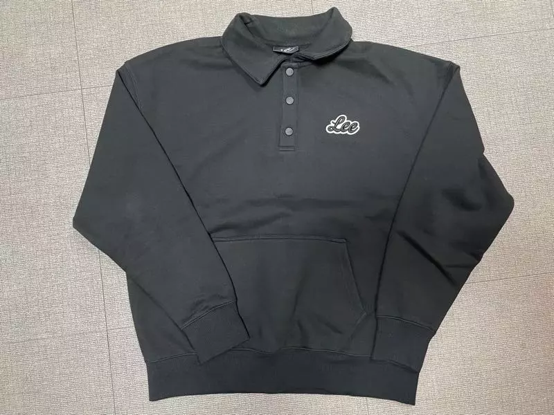 이쁜데 배송왔을때 조금 더러운 곳이 있었어요반품 제품인가 싶었네용